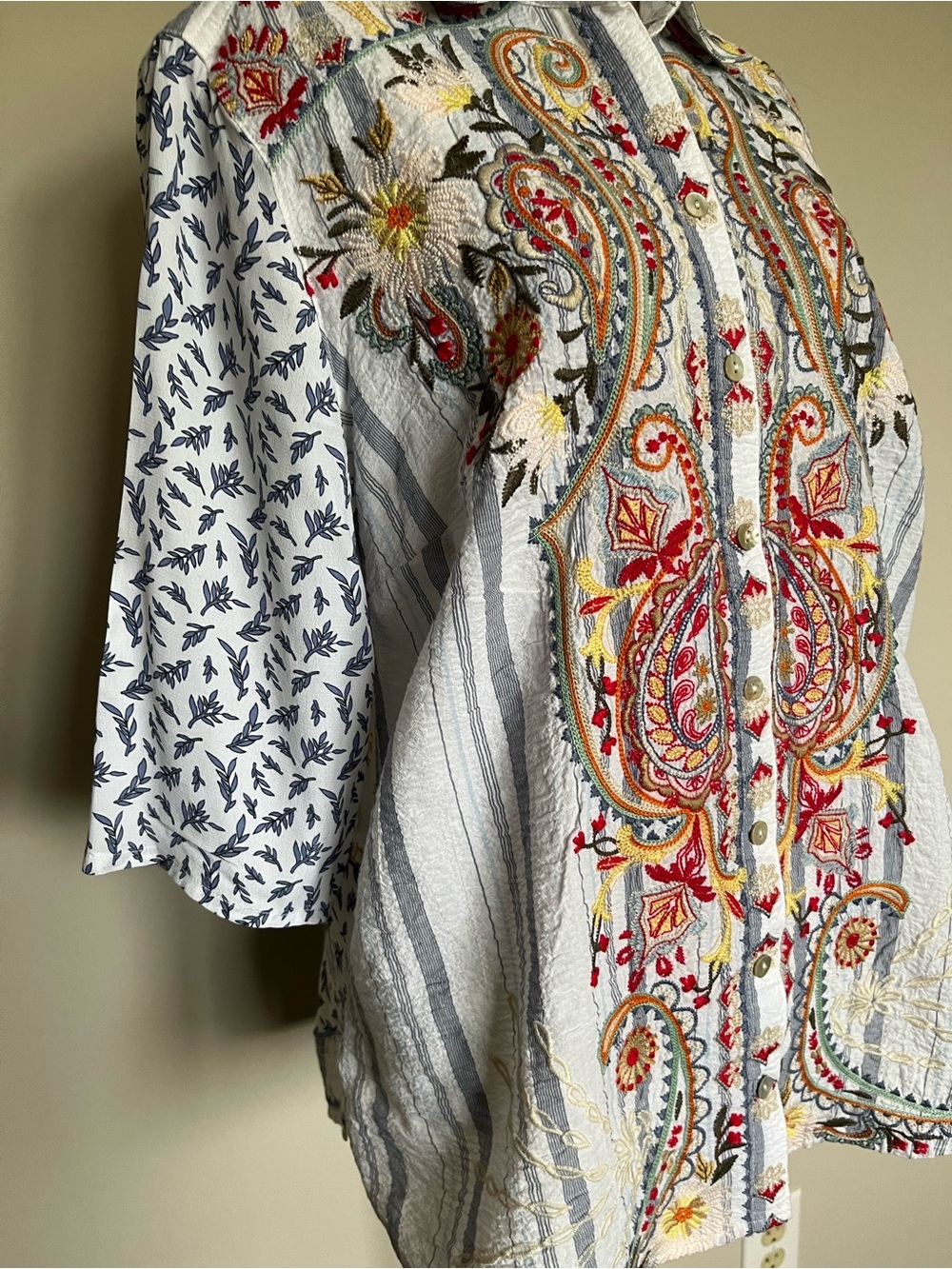 John Mark Women's Oversized Embroidered Boho Blouse Size Small - Picture 8 of 11